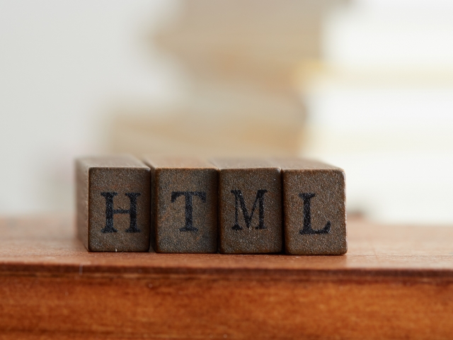 HTML